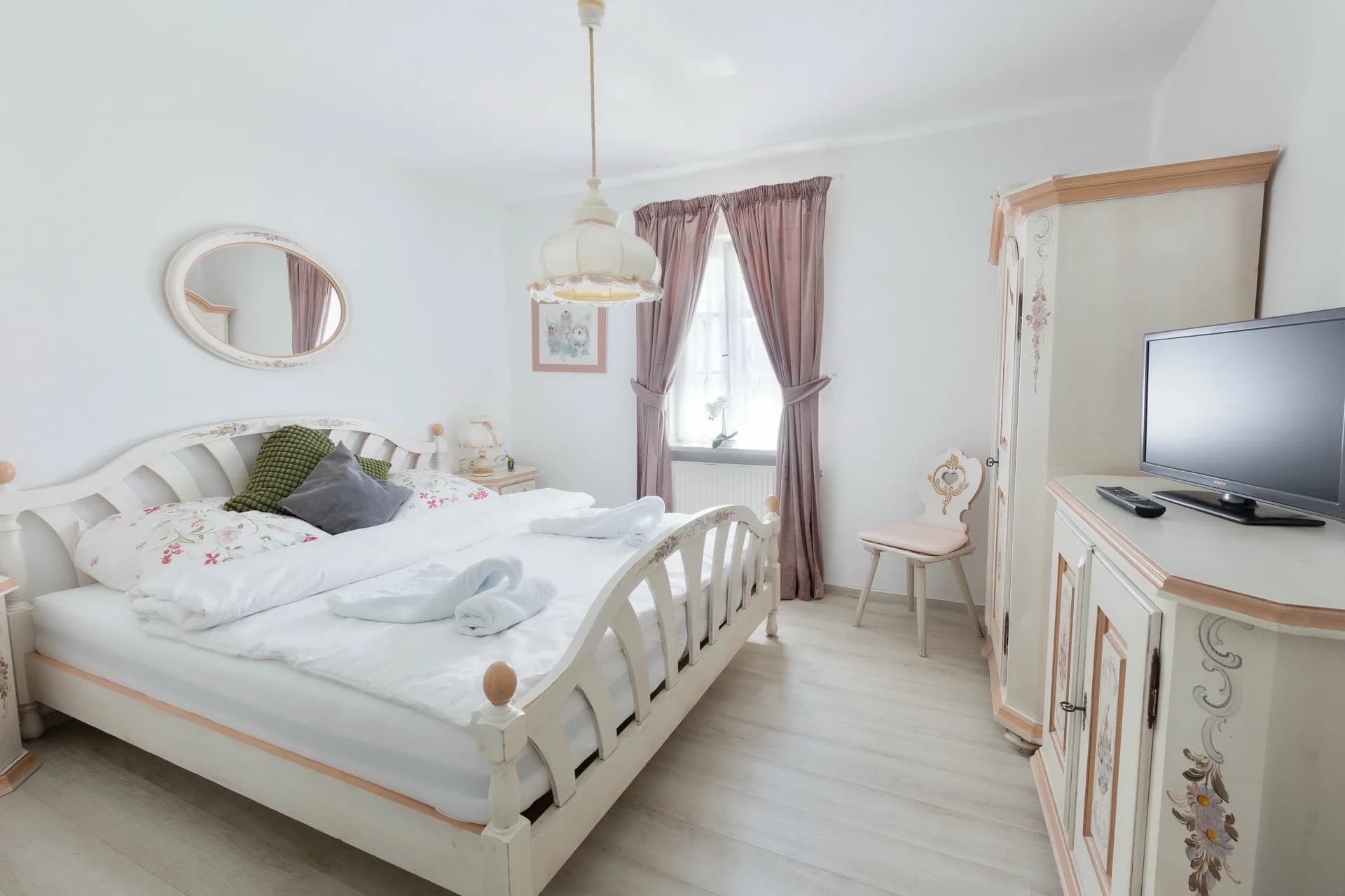 Rose Room image 2